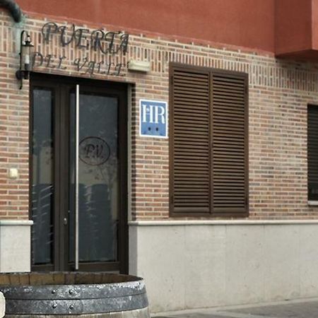 Hostal Puerta Del Valle La Cisterniga Bagian luar foto