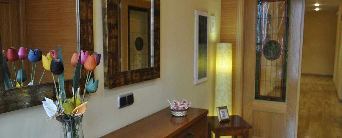 Hostal Puerta Del Valle La Cisterniga Bagian luar foto